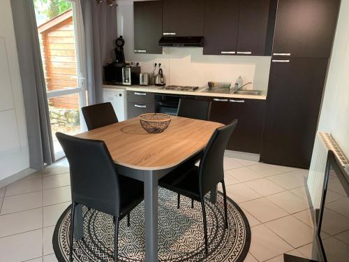 Gite cocon Vassiviere Aux abords du lac in Beaumont-du-Lac Gite cocon Vassiviere Aux abords du lac in Beaumont-du-Lac