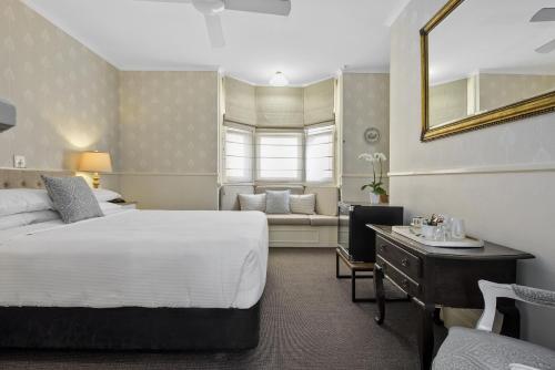 The Russell Boutique Hotel in The Rocks The Russell Boutique Hotel in The Rocks