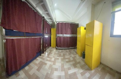 MADOR Malang Dorm Hostel in Маланг MADOR Malang Dorm Hostel in Маланг