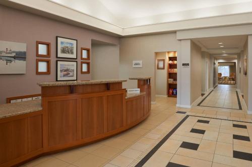 大堂, 格雷文赫斯特馬斯科卡碼頭萬豪酒店 (Residence Inn by Marriott Gravenhurst Muskoka Wharf) in 格雷文赫斯特 大堂, 格雷文赫斯特馬斯科卡碼頭萬豪酒店 (Residence Inn by Marriott Gravenhurst Muskoka Wharf) in 格雷文赫斯特
