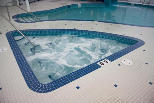 Swimming pool, St. Albert Inn & Suites in Saint Albert (AB) Swimming pool, St. Albert Inn & Suites in Saint Albert (AB)