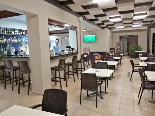 مطعم, Carisa Suites and Apartments in بلاتانياس مطعم, Carisa Suites and Apartments in بلاتانياس