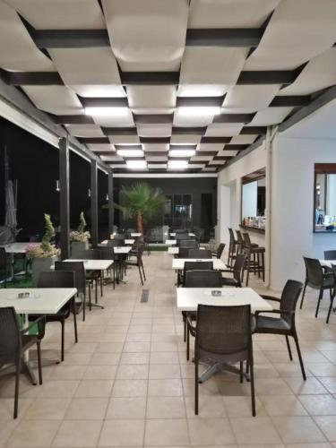 مطعم, Carisa Suites and Apartments in بلاتانياس مطعم, Carisa Suites and Apartments in بلاتانياس