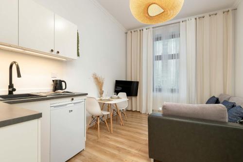 Cozinha, Nowoczesne Studia Blisko Centrum Gdańska by Rent like home (Nowoczesne Studia Blisko Centrum Gdanska by Rent like home) in Nether city Cozinha, Nowoczesne Studia Blisko Centrum Gdańska by Rent like home (Nowoczesne Studia Blisko Centrum Gdanska by Rent like home) in Nether city