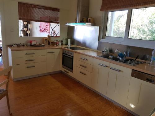 Beachfront House Villa 35min from Athens in 딜레시 Beachfront House Villa 35min from Athens in 딜레시