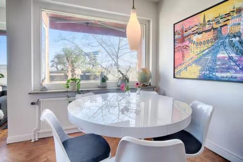 Spacious 5 bedroom house in Stockholm in 릴라 에싱엔 Spacious 5 bedroom house in Stockholm in 릴라 에싱엔