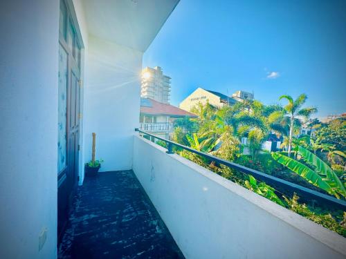 Balcony/terrace, Sea Breeze Guest House in Negombo Balcony/terrace, Sea Breeze Guest House in Negombo