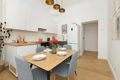 Cozinha, Nowoczesne Studia Blisko Centrum Gdańska by Rent like home (Nowoczesne Studia Blisko Centrum Gdanska by Rent like home) in Nether city Cozinha, Nowoczesne Studia Blisko Centrum Gdańska by Rent like home (Nowoczesne Studia Blisko Centrum Gdanska by Rent like home) in Nether city
