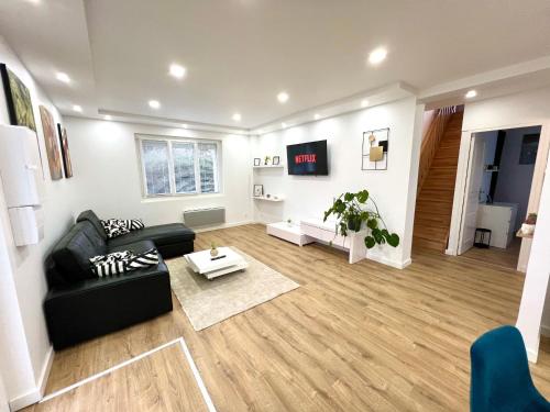 Villa duplex moderne 5 pièces haut standing (Villa duplex moderne 5 pieces haut standing) in Fonbeauzard Villa duplex moderne 5 pièces haut standing (Villa duplex moderne 5 pieces haut standing) in Fonbeauzard