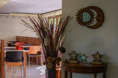 Restaurant, Moon and Sun Hotel near Wat Rong Seur Ten (Blue Temple) Restaurant, Moon and Sun Hotel near Wat Rong Seur Ten (Blue Temple)