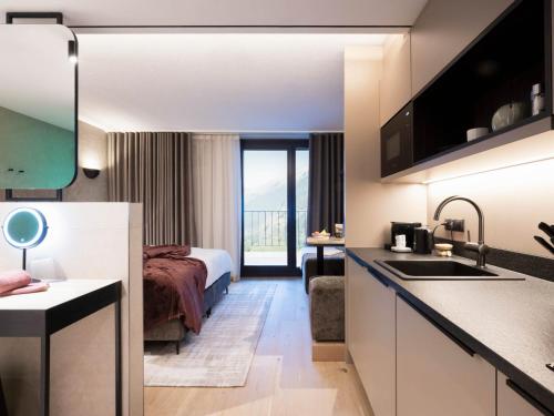 Kitchen, Neueroffnung ELVA PREMIUM APARTMENT HOTEL inklusive Sommerpass STUBAI SUPER CARD in Neustift im Stubaital Kitchen, Neueroffnung ELVA PREMIUM APARTMENT HOTEL inklusive Sommerpass STUBAI SUPER CARD in Neustift im Stubaital