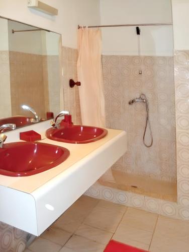 Banheiro, Maison spacieuse avec piscine privée à Le François (Maison spacieuse avec piscine privee a Le Francois) in Le Francois Banheiro, Maison spacieuse avec piscine privée à Le François (Maison spacieuse avec piscine privee a Le Francois) in Le Francois