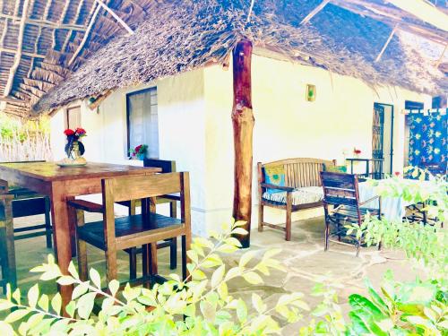 Cottage Shambala la Africa in Mombasa Cottage Shambala la Africa in Mombasa