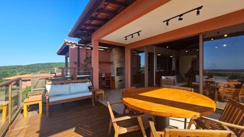 Casa de Luxo com Piscina e Vista Panorâmica em Búzios (Casa de Luxo com Piscina e Vista Panoramica em Buzios) in Vila Luiza Casa de Luxo com Piscina e Vista Panorâmica em Búzios (Casa de Luxo com Piscina e Vista Panoramica em Buzios) in Vila Luiza