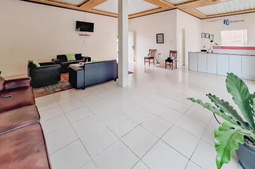 Lobby, RedDoorz @ Roma 88 Tomo Sumedang in Rancabali Lobby, RedDoorz @ Roma 88 Tomo Sumedang in Rancabali
