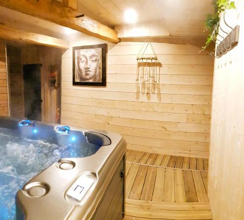 Hot tub, Gite et SPA Chez Jules in Villers-Chief Hot tub, Gite et SPA Chez Jules in Villers-Chief