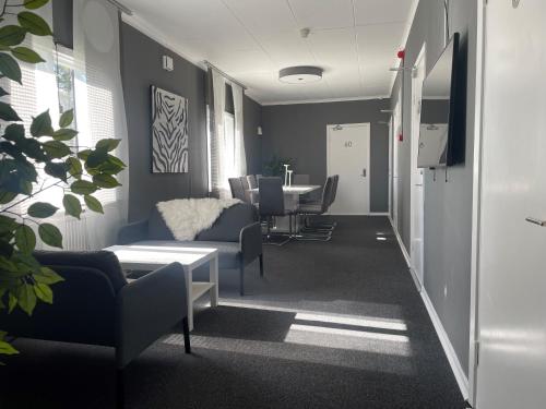 Shared lounge/TV area, STF Hostel Larbro/Grannen in Larbro Shared lounge/TV area, STF Hostel Larbro/Grannen in Larbro