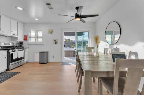 Hilltop Home Hot Tub BBQ Game Room Self Check-In in Poway Hilltop Home Hot Tub BBQ Game Room Self Check-In in Poway