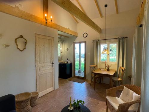 Gite La Chouette in เบซัก Gite La Chouette in เบซัก