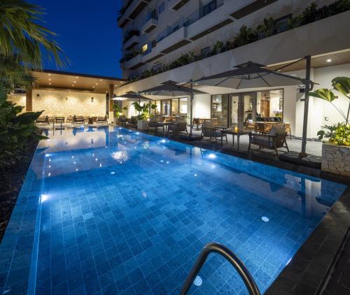 Swimming pool, Iconic Long Hai Hotel in Long Hai Beach Swimming pool, Iconic Long Hai Hotel in Long Hai Beach