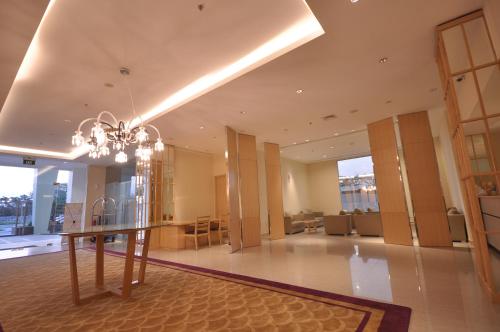 Empfangshalle, GTV Hotel and Service Apartments in Deltamas Empfangshalle, GTV Hotel and Service Apartments in Deltamas