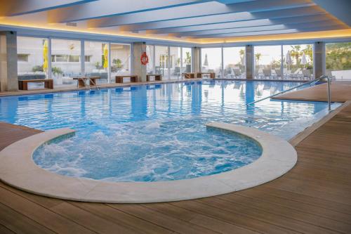 Zwembad, Hotel Covilha Doña Maria Affiliated by Meliá in Covilha Zwembad, Hotel Covilha Doña Maria Affiliated by Meliá in Covilha