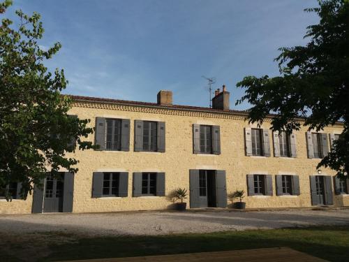 Chateau La Valiere in Saint-Christoly-Medoc Chateau La Valiere in Saint-Christoly-Medoc
