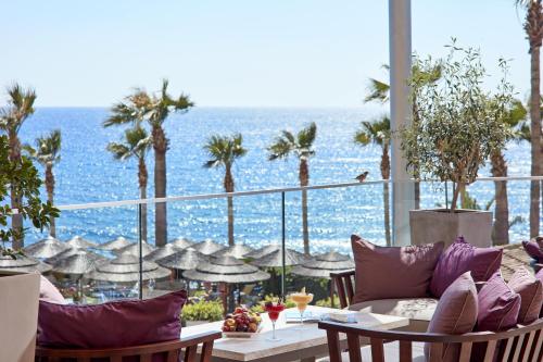 Pub/Lounge, Atlantica Golden Beach Hotel - Adults Only in Paphos Pub/Lounge, Atlantica Golden Beach Hotel - Adults Only in Paphos