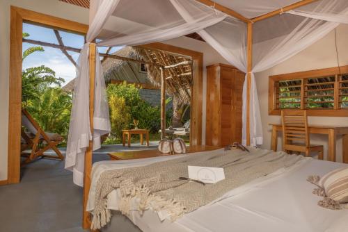 Komba Cabana in Nosy Ambariovato Komba Cabana in Nosy Ambariovato