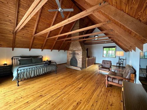 Wren Abode 3 Bedroom A-Frame Home Lower Beechmont with Breakfast Basket in Beechmont Wren Abode 3 Bedroom A-Frame Home Lower Beechmont with Breakfast Basket in Beechmont