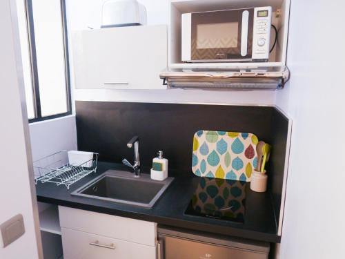 Kitchen, Studio Premium Zenith Arenes Purpan in Lardenne Kitchen, Studio Premium Zenith Arenes Purpan in Lardenne