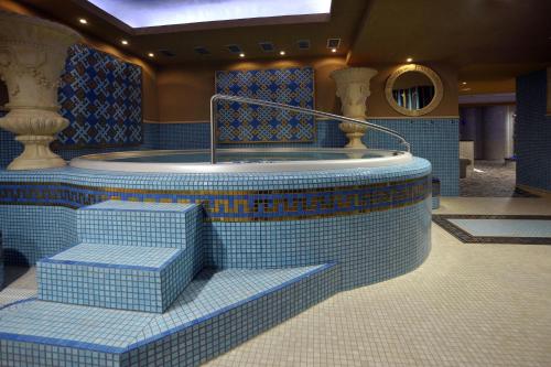 สปา, Darovansky Dvur - Wellness & Golf Hotel in เบรซี สปา, Darovansky Dvur - Wellness & Golf Hotel in เบรซี