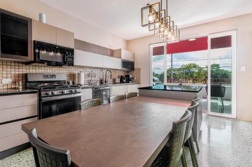 Konyha, Villa Esmeralda - Private Pool - Sleeps 18 Guest in Quebradillas Konyha, Villa Esmeralda - Private Pool - Sleeps 18 Guest in Quebradillas