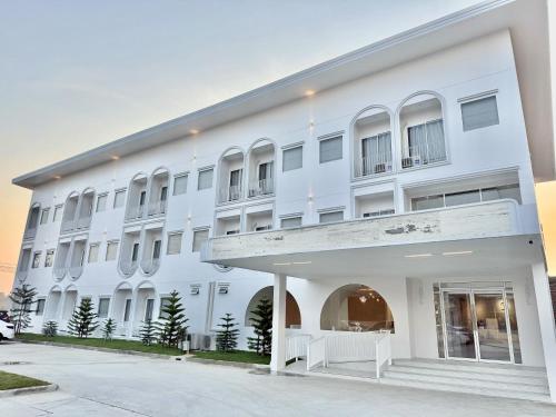 Entrance, โรงแรมแรบบิท Rabbit Hotel Nangrong in Nang Rong Entrance, โรงแรมแรบบิท Rabbit Hotel Nangrong in Nang Rong