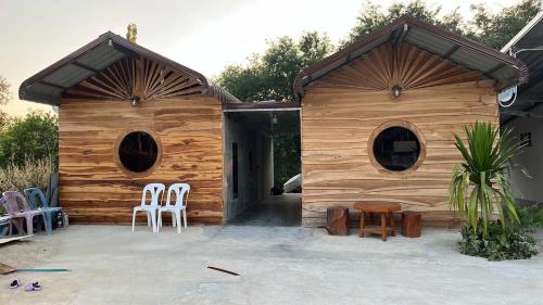 Baan Suan Pongsiri บ้านสวนพงษ์ศิริ in Chat Trakan Baan Suan Pongsiri บ้านสวนพงษ์ศิริ in Chat Trakan