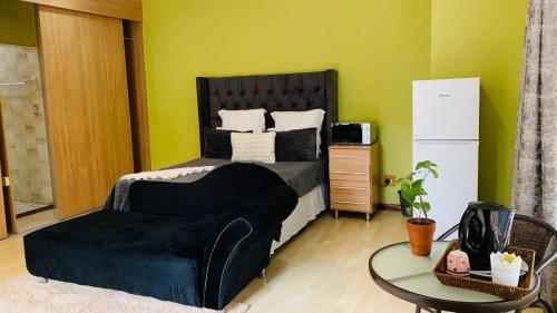 NELSPRUIT MHLANGENI GUEST HOUSE in 尼爾斯普魯特 NELSPRUIT MHLANGENI GUEST HOUSE in 尼爾斯普魯特