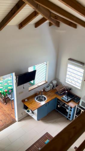 Bungalows MALUEVA 1 chambre et 1 mezzanine à 5min de la plage de la Caravelle (Bungalows MALUEVA 1 chambre et 1 mezzanine a 5min de la plage de la Caravelle) in Anse de Sainte Anne Bungalows MALUEVA 1 chambre et 1 mezzanine à 5min de la plage de la Caravelle (Bungalows MALUEVA 1 chambre et 1 mezzanine a 5min de la plage de la Caravelle) in Anse de Sainte Anne