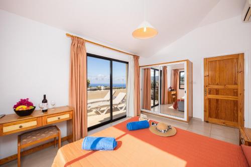 阳台/露台, 金牛座公寓式酒店 (Tavros Hotel Apartments) in 奈奥霍里奥 阳台/露台, 金牛座公寓式酒店 (Tavros Hotel Apartments) in 奈奥霍里奥