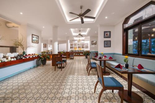 Restaurant, Lantana Boutique Hoi An Hotel near Fukian Assembly Hall (Phuc Kien) Restaurant, Lantana Boutique Hoi An Hotel near Fukian Assembly Hall (Phuc Kien)