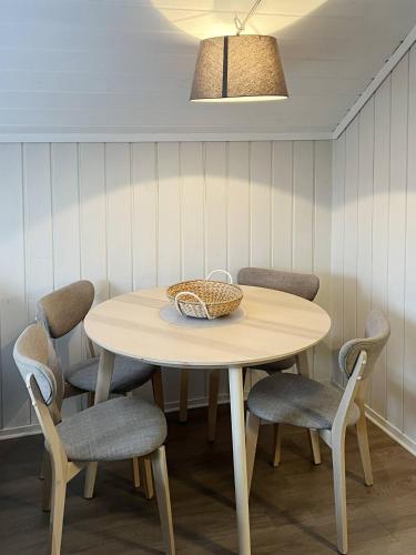 Iekārtas, La Casa Roja in Sandefjorda Iekārtas, La Casa Roja in Sandefjorda