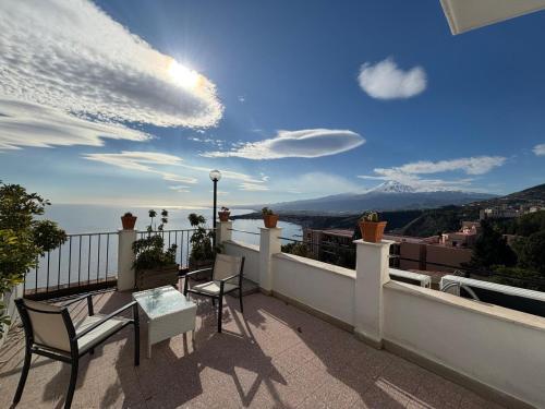 Varanda/terraço, Hotel Elios Tao in Centro da Cidade de Taormina Varanda/terraço, Hotel Elios Tao in Centro da Cidade de Taormina