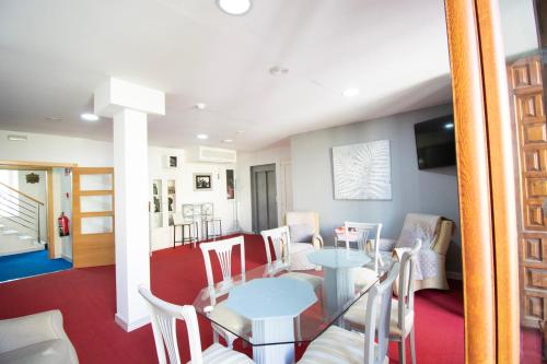 sala de TV, Hotel Plaza San Sebastian in Antequera sala de TV, Hotel Plaza San Sebastian in Antequera