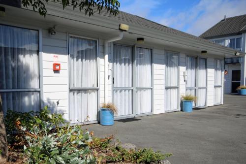 This photo about Midway Pacifica Lodge shared on HyHotel.com