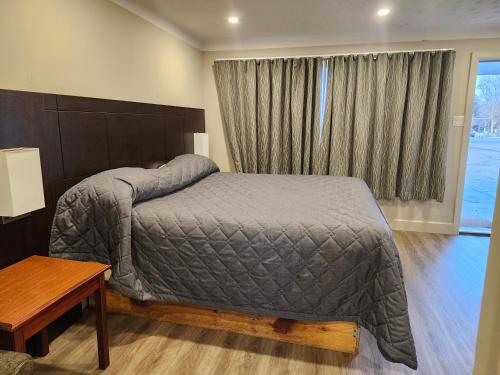 Fairway Inn & Suites in Kitchener (ON) Fairway Inn & Suites in Kitchener (ON)