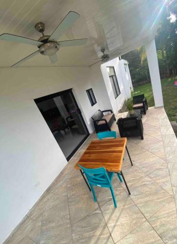 Minimalist House In Chitre in โมนากริโย Minimalist House In Chitre in โมนากริโย
