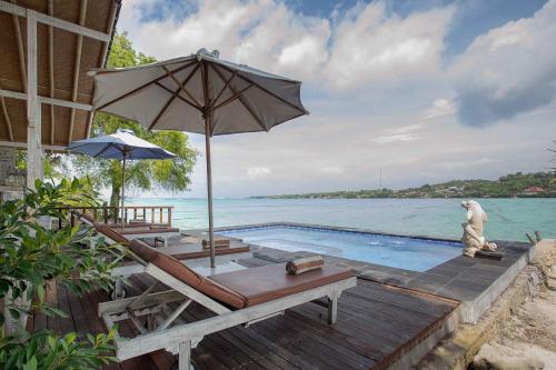 مسبح, Wooden Beach Sunset Cottages in Nusa Ceningan مسبح, Wooden Beach Sunset Cottages in Nusa Ceningan