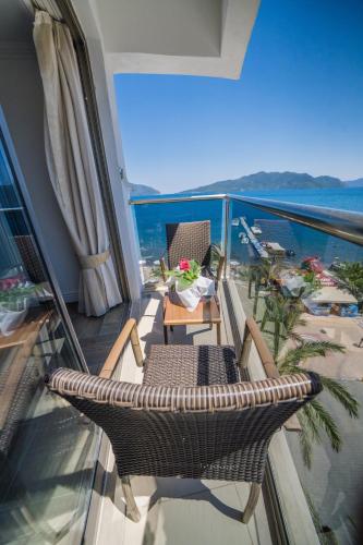 阳台/露台, 奥拉西亚海滩酒店 (Aurasia Beach Hotel) in 马尔马里斯镇 阳台/露台, 奥拉西亚海滩酒店 (Aurasia Beach Hotel) in 马尔马里斯镇
