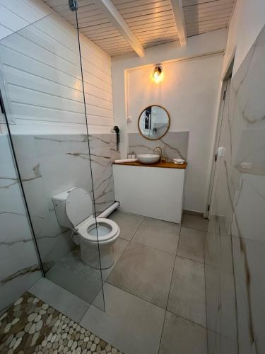 Bathroom, Chez TOONS in Terre-de-Haut Bathroom, Chez TOONS in Terre-de-Haut