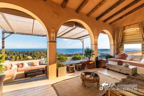 Stunning Villa Ibizenca with private pool in Sitges in كوينت مار Stunning Villa Ibizenca with private pool in Sitges in كوينت مار