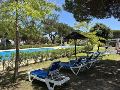 Úszómedence, Parque De Campismo Orbitur Guincho in Areia Úszómedence, Parque De Campismo Orbitur Guincho in Areia